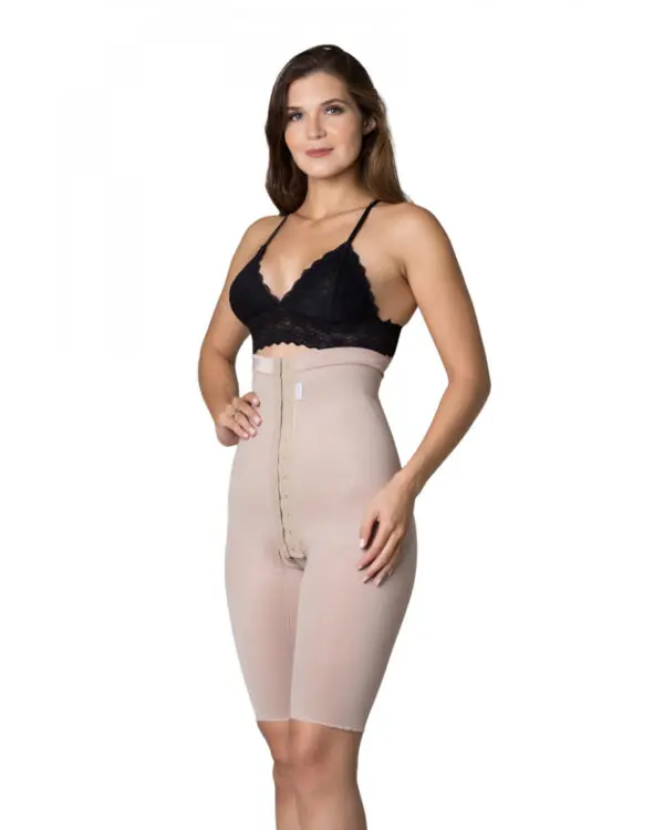 Cinta Bermuda cós alto, malha compressiva, pós cirúrgica, pós parto, fecho frontal, alça 3 pontas, reforço abdominal, Modelo 208.
