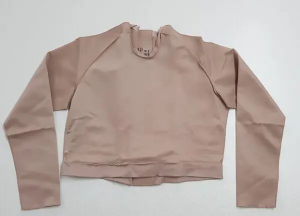 Colete masculino curto, c/mangas, malha compressiva, tratamento após queimadura, queloides, Modelo Q 645