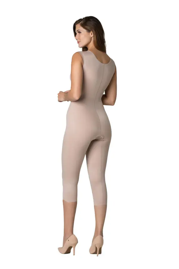 Cinta modeladora, pós cirúrgica, malha compressiva, alça regata, bojo moldado, colchete frontal, joelho, panturrilha, Modelo 406 - Image 2